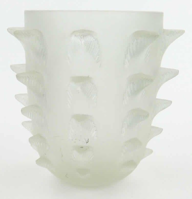R. Lalique Corinthe Vase