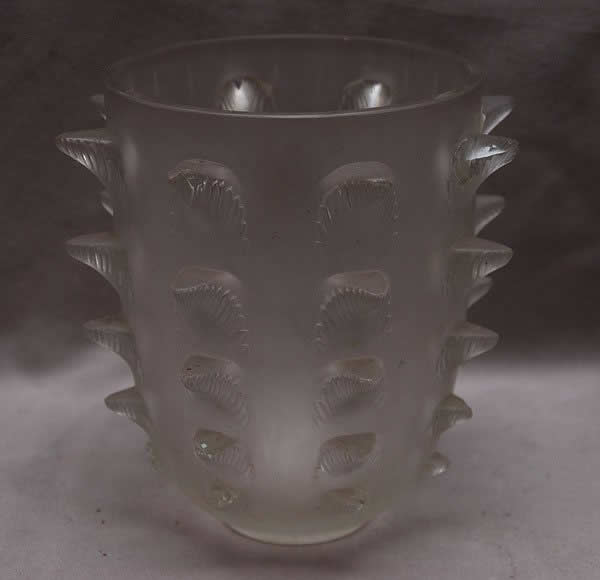 R. Lalique Corinthe Vase
