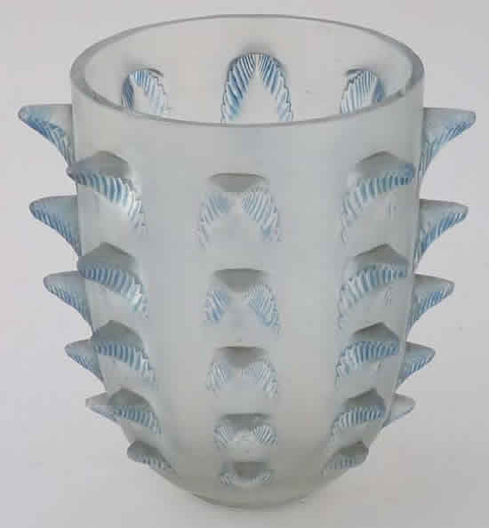 R. Lalique Corinthe Vase