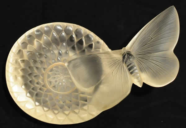 R. Lalique Dahlia Et Papillon Ashtray