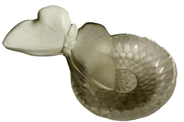 R. Lalique Dahlia Et Papillon Cendrier