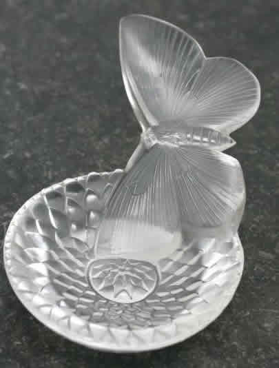 R. Lalique Dahlia Et Papillon Ashtray