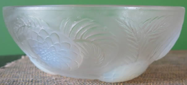 R. Lalique Dahlias Bowl