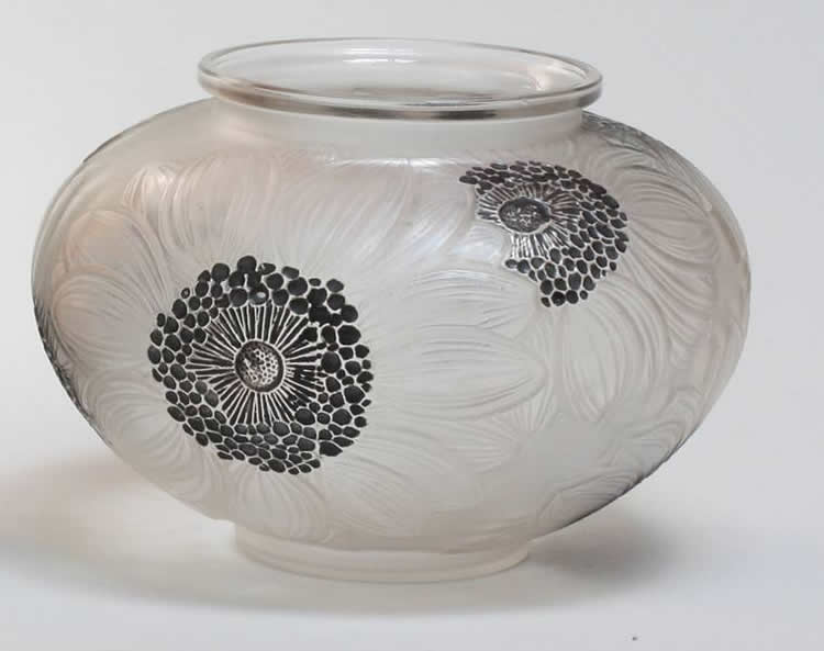 R. Lalique Dahlias Vase