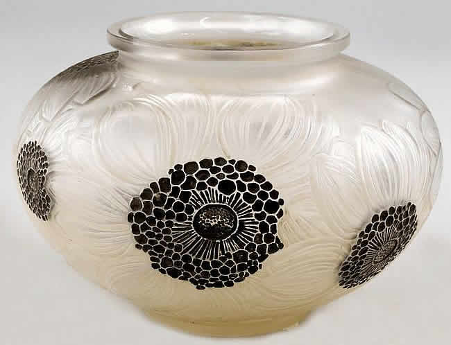 R. Lalique Dahlias Vase