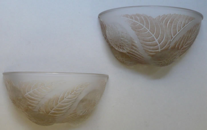 R. Lalique Dahlias Sconce