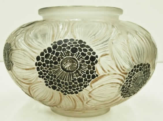 R. Lalique Dahlias Vase