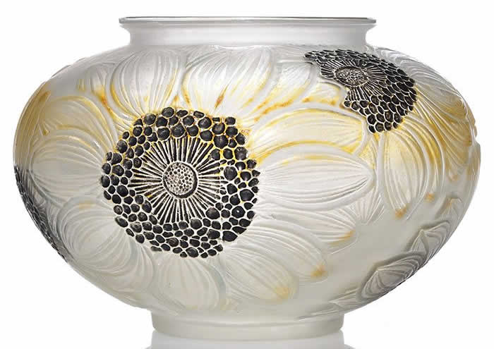 R. Lalique Dahlias Vase