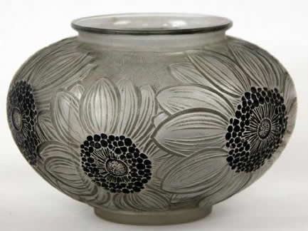 R. Lalique Dahlias Vase