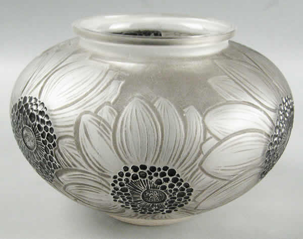 R. Lalique Dahlias Vase