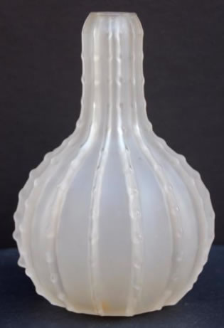 R. Lalique Dentele Vase