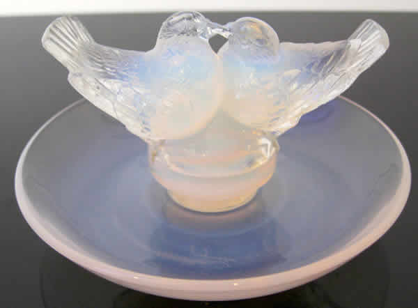 R. Lalique Deux Colombes Ashtray
