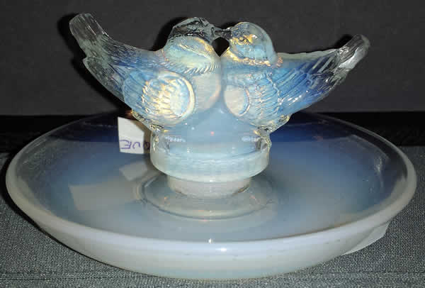 R. Lalique Deux  Colombes Ashtray