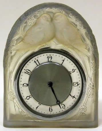 R. Lalique Deux Colombes Clock