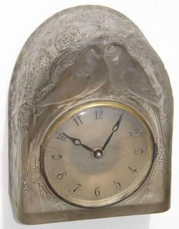 R. Lalique Deux Colombes Clock