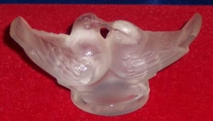 R. Lalique Deux Colombes-B Letter Seal