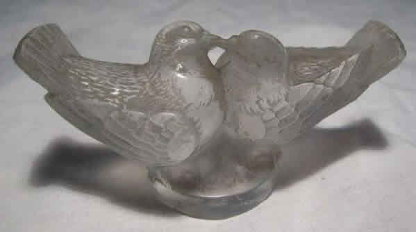 R. Lalique Deux Colombes-B Cachet