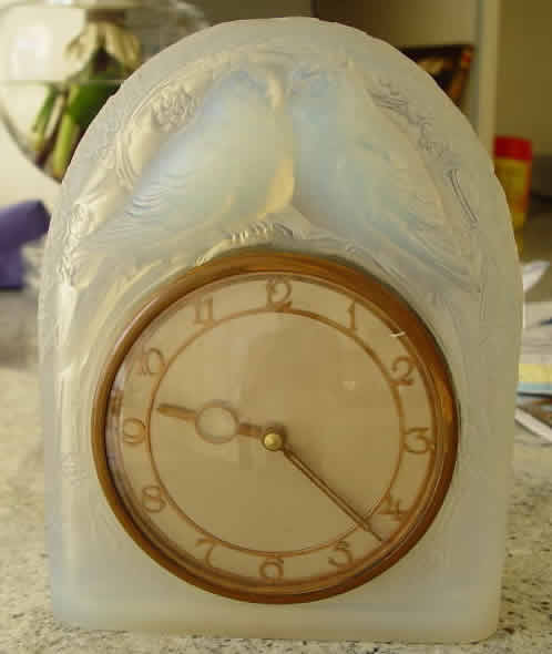 R. Lalique Deux Colombes Clock