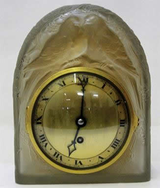 R. Lalique Deux Colombes Clock