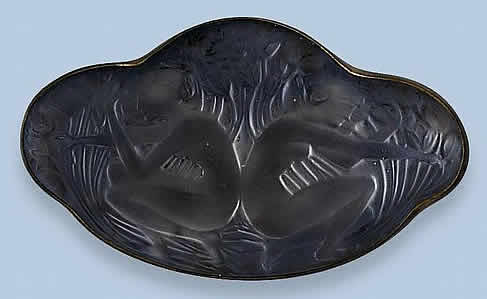 R. Lalique Deux Figurines Dos A Dos Brooch