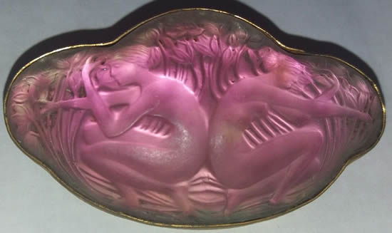 R. Lalique Deux Figurines Dos A Dos Brooch