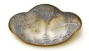 R. Lalique Deux Figurines Dos A Dos Brooch