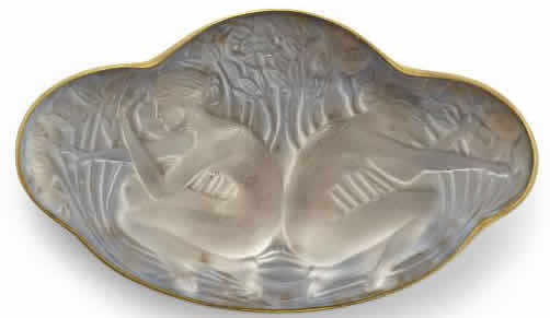 R. Lalique Deux Figurines Dos A Dos Brooch