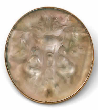R. Lalique Deux Figurines Et Masque Brooch