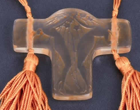 R. Lalique Deux Figurines Pendant