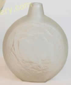 R. Lalique Deux Moineaux Dormant Vase