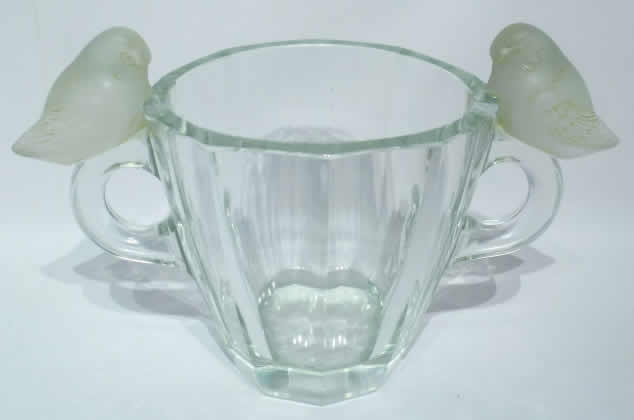 R. Lalique Deux Pigeons Vase