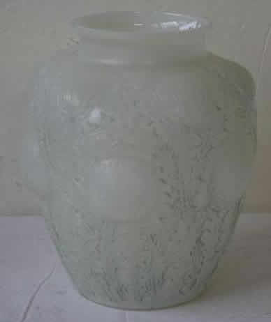 R. Lalique Domremy Vase