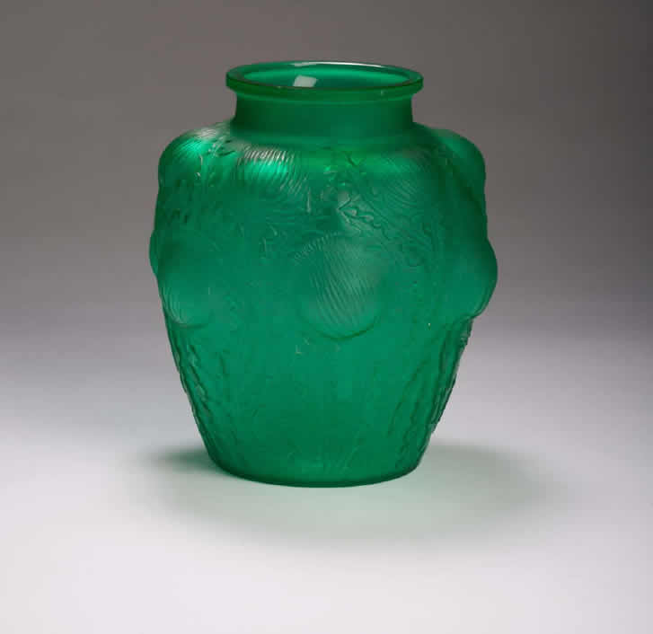 R. Lalique Domremy Vase