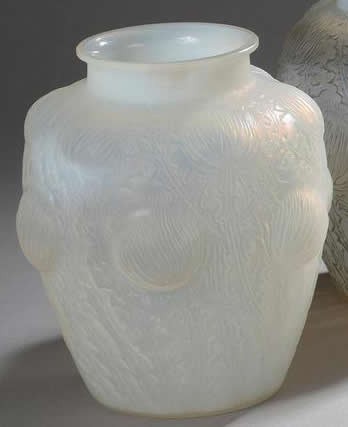 R. Lalique Domremy Vase