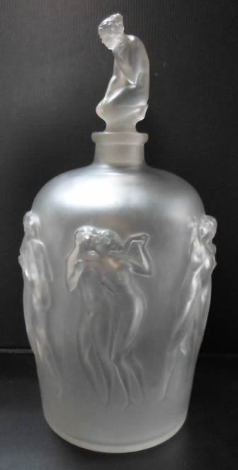 R. Lalique Douze Figurines Avec Bouchon Figurine Vase