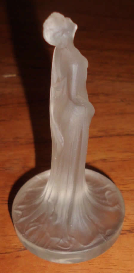 R. Lalique Drapee Cachet
