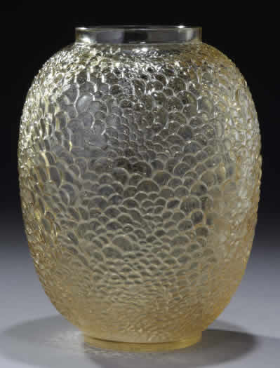 R. Lalique Ecailles Vase