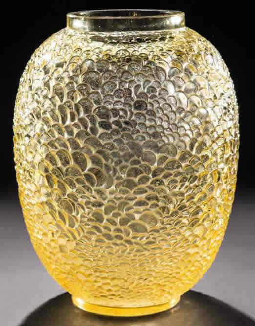 R. Lalique Ecailles Vase