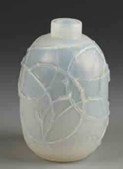 R. Lalique Eglantines Vase
