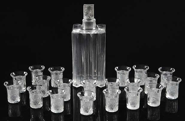 R. Lalique Enfants Liqueur Glass