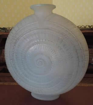 R. Lalique Escargot Vase