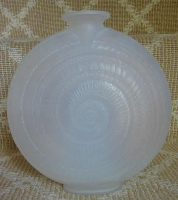 R. Lalique Escargot Vase