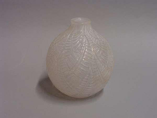 R. Lalique Espalion Vase