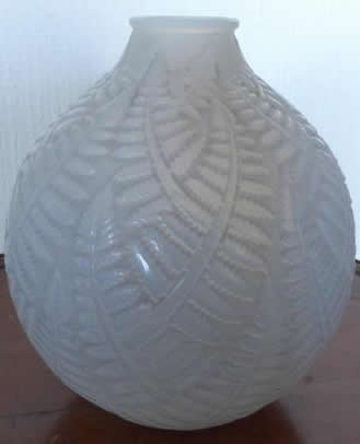 R. Lalique Espalion Vase