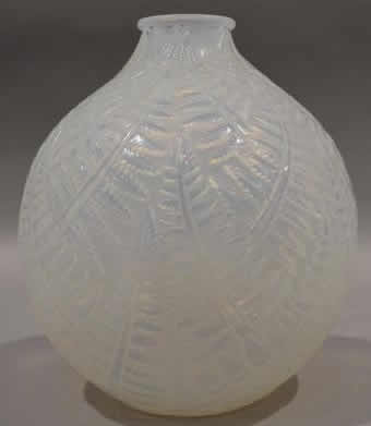 R. Lalique Espalion Vase