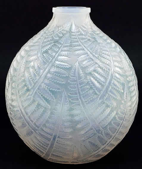 R. Lalique Espalion Vase