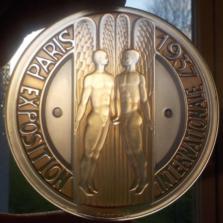 R. Lalique Exposition Internationale de Paris 1937 Medallion