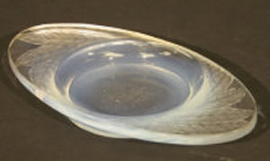 R. Lalique Feuilles Pin Dish