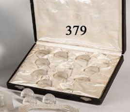 R. Lalique Feuilles Menu Holder