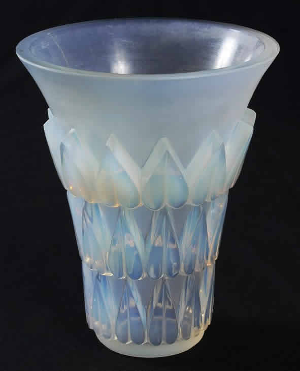 R. Lalique Feuilles Vase